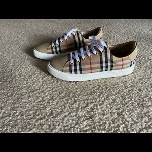 Burberry sneakers